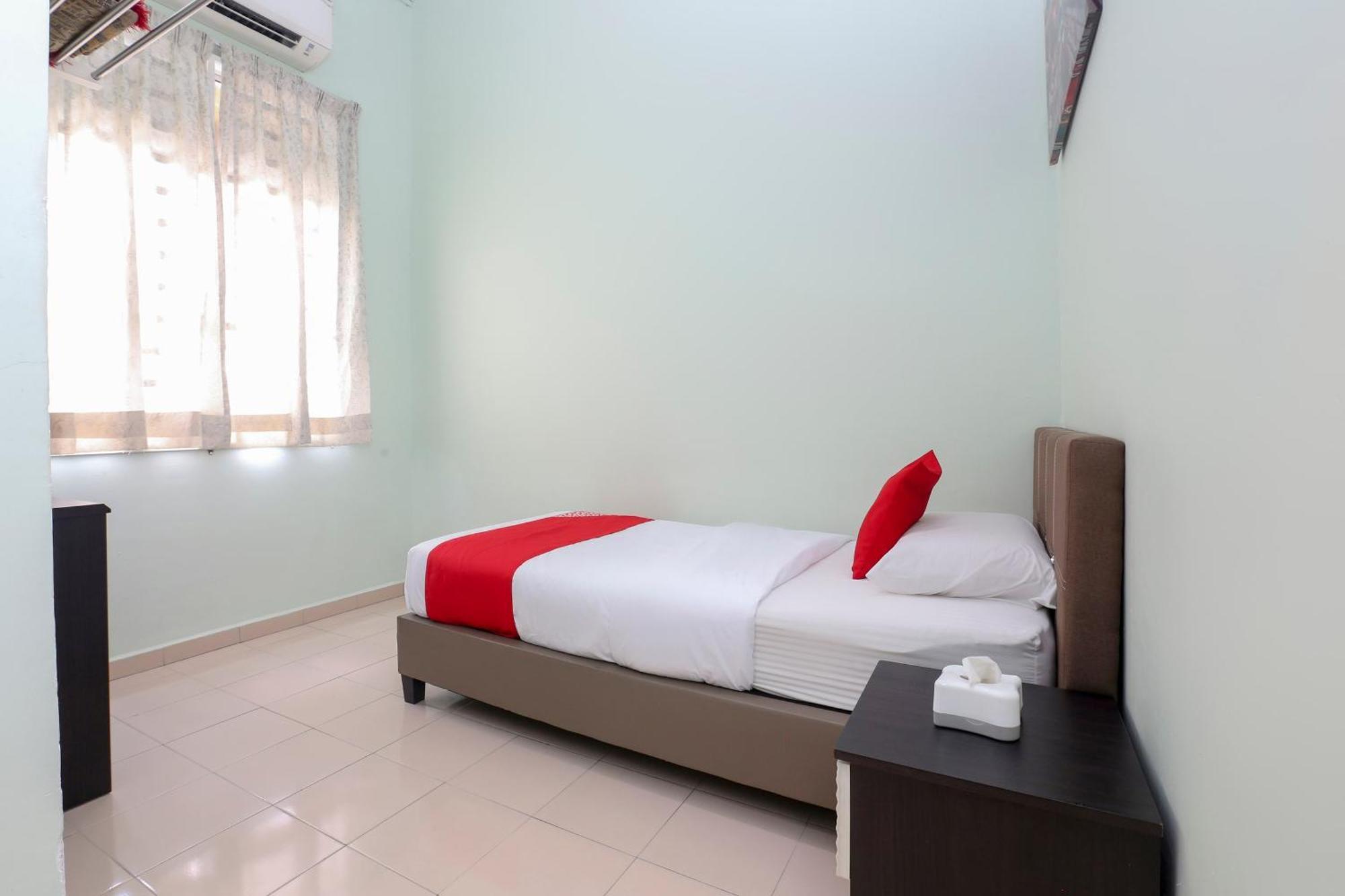 Oyo 90132 Come Inn Premium Kuala Terengganu Exterior foto